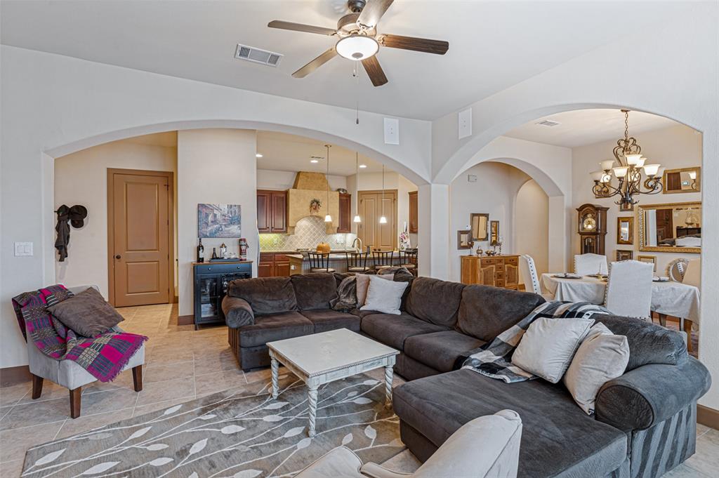 610 Via Ravello, Unit 212 Irving, TX 75039 - Photo 3 of 19 Gallery Image 3