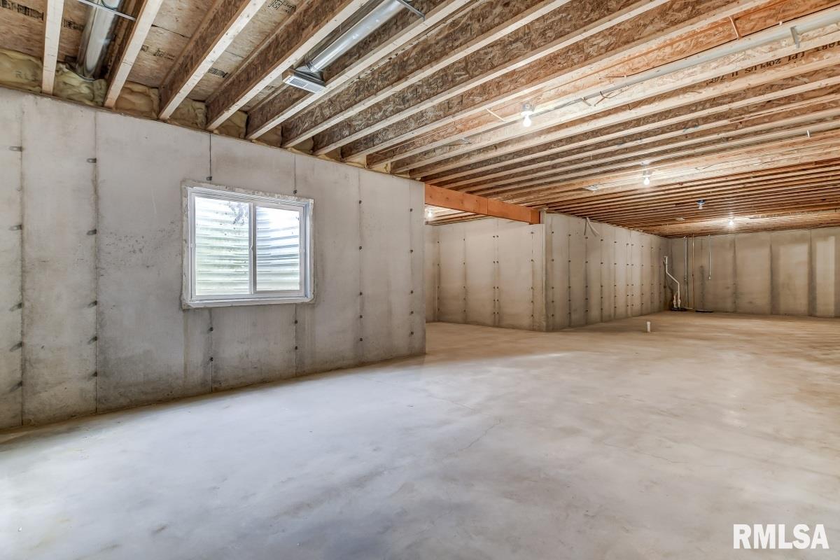 1913 Interlacken Drive Springfield, IL 62704 - Photo 27 of 32 Gallery Image 27