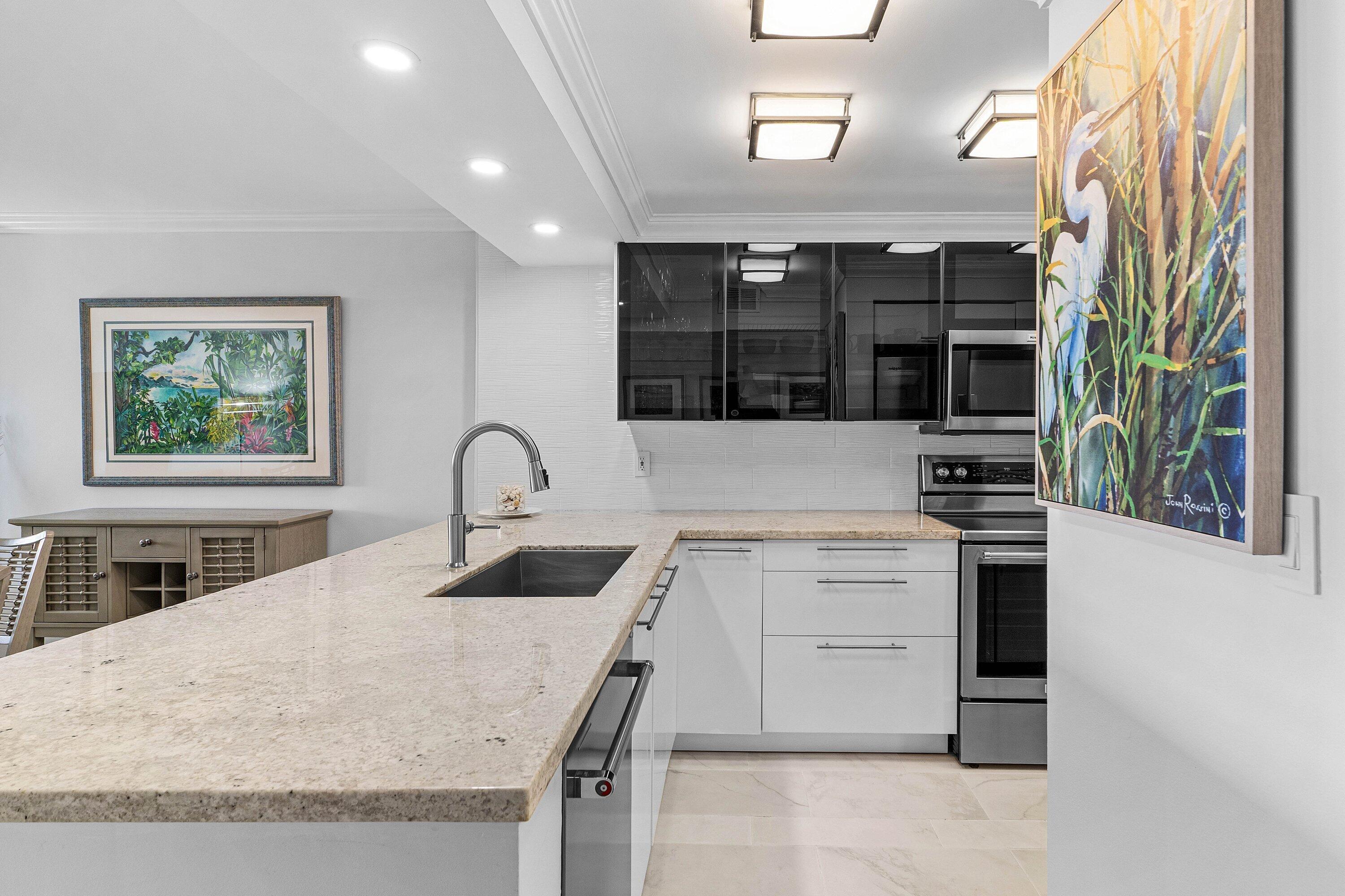 14 Royal Palm Way, Unit 501 Boca Raton, FL 33432 - Photo 6 of 39 004-14RoyalPalmWay-501-BocaRaton-FL-3343