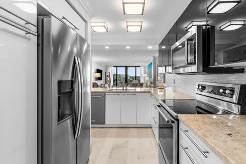 $474,900 | 14 Royal Palm Way, Unit 501, Boca Raton, FL 33432