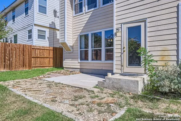 $2,600 | 979 Calico Garden, San Antonio, TX 78260