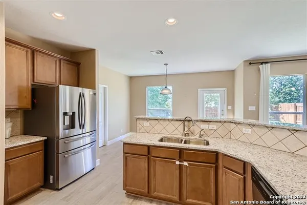 $2,600 | 979 Calico Garden, San Antonio, TX 78260