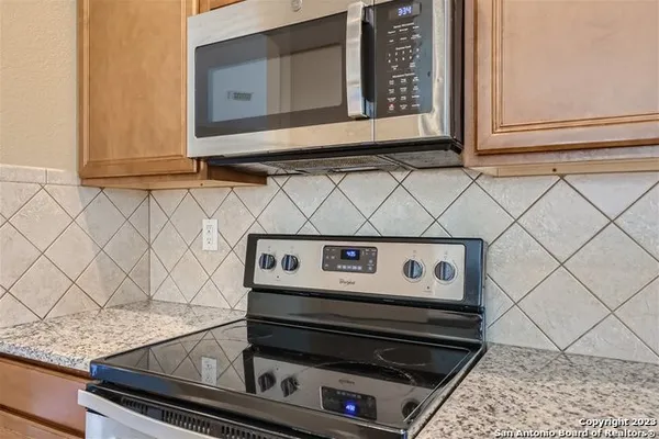 $2,600 | 979 Calico Garden, San Antonio, TX 78260