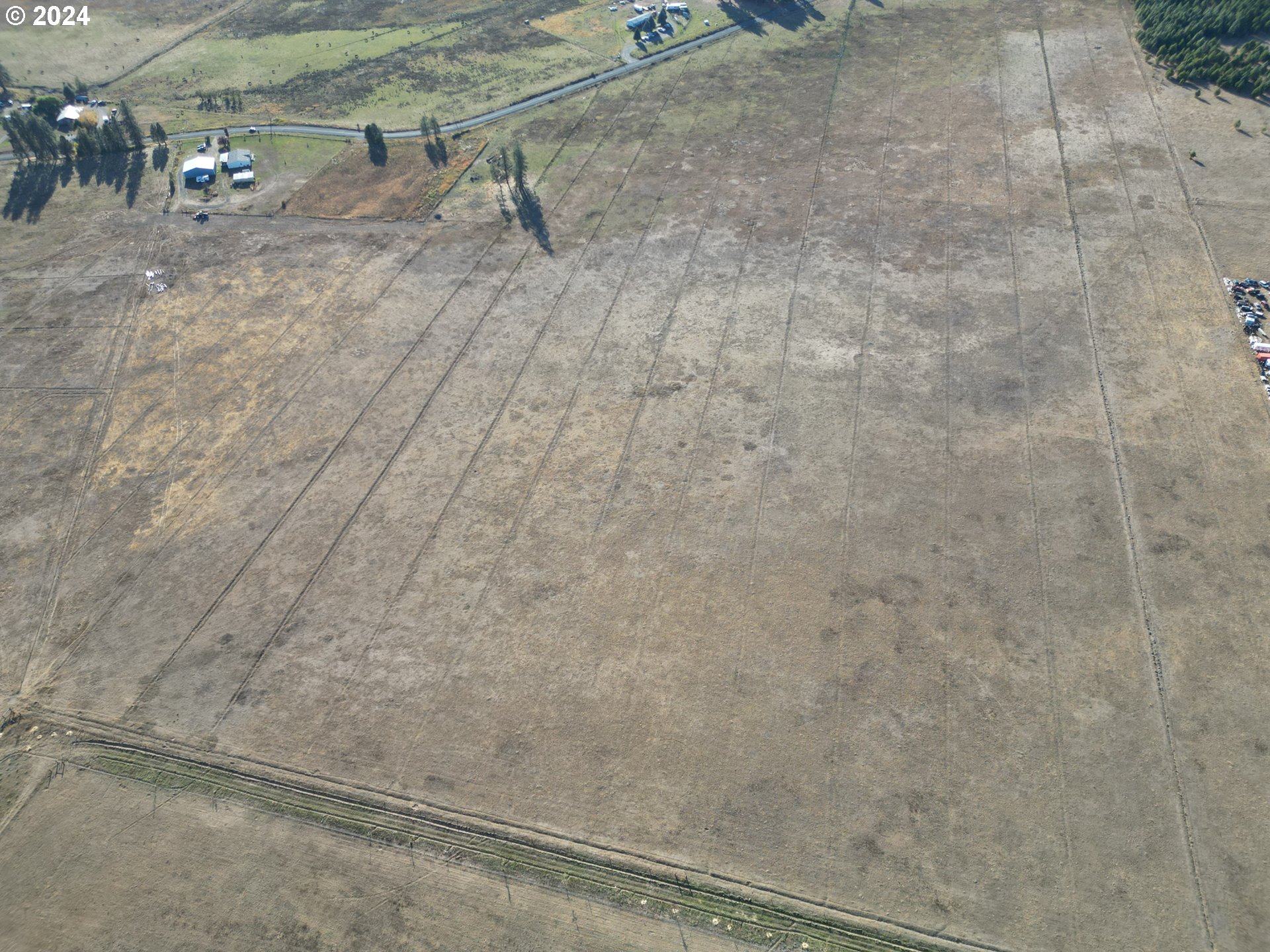 106 Lakeside Road Glenwood, WA 98619 - Photo 7 of 20 a bathroom with a shower