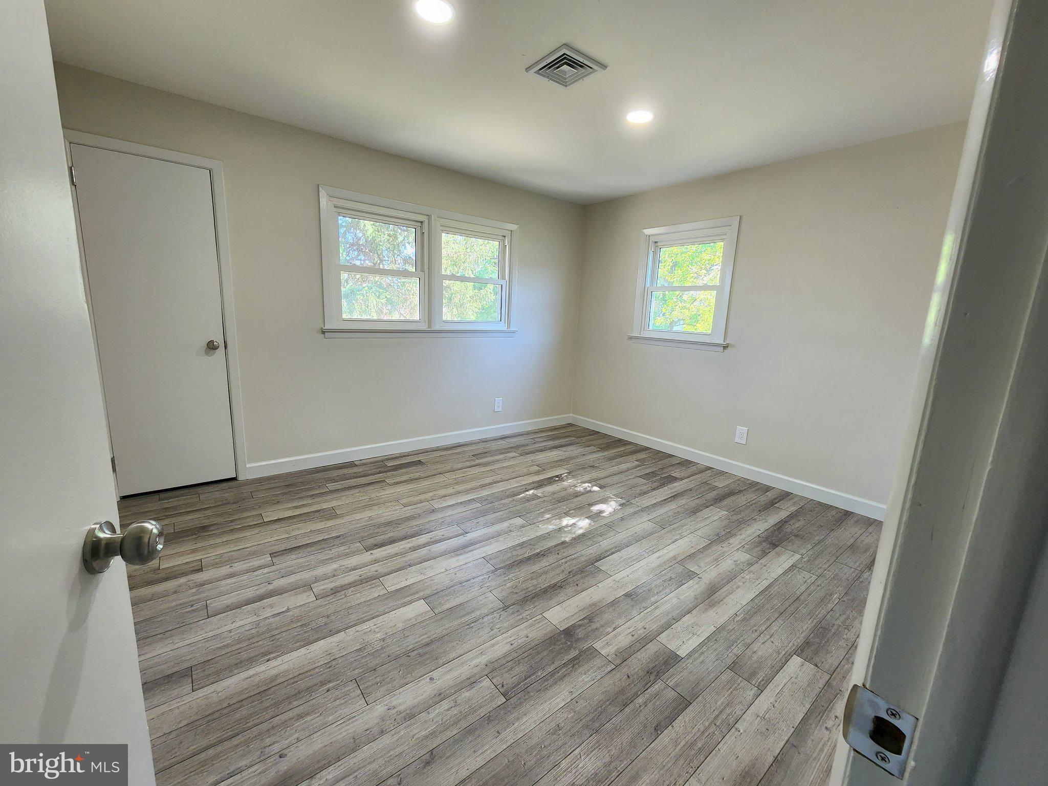 27 Weyburne Road Hamilton, NJ 08690 - Photo 13 of 27 Gallery Image 13