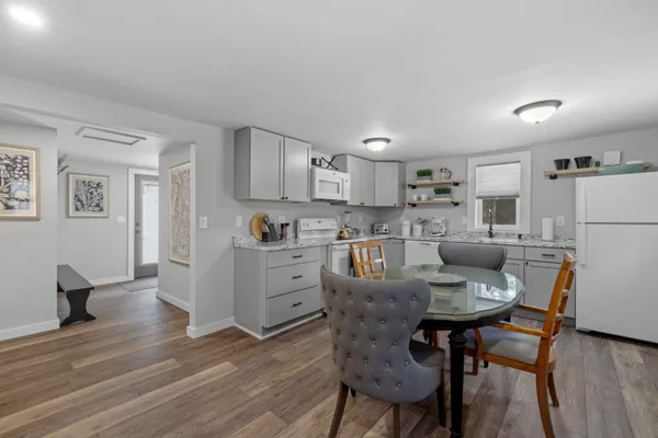 $2,750 | 31 Water Street, Unit 4, Bradford, NH 03221