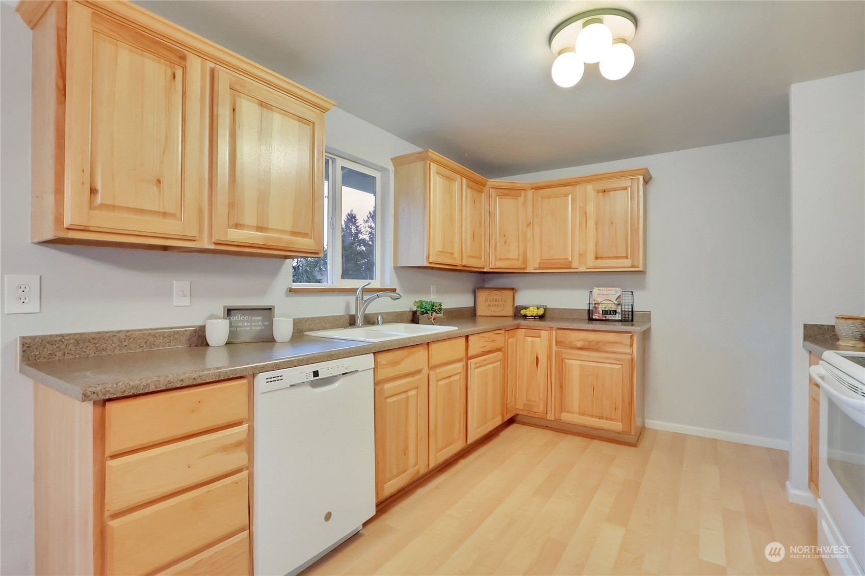 33120 Locke Road Roy, WA 98580 - Photo 6 of 28 Gallery Image 6