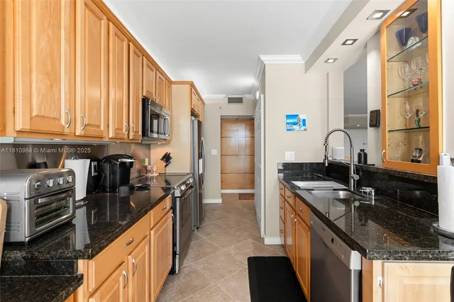 $1,215,000 | 9 Island Avenue, Unit 505, Miami Beach, FL 33139