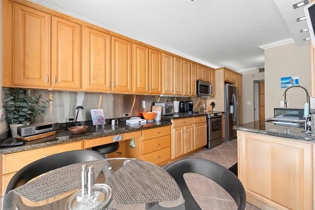 $1,215,000 | 9 Island Avenue, Unit 505, Miami Beach, FL 33139