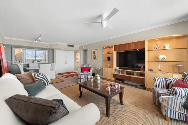 $1,215,000 | 9 Island Avenue, Unit 505, Miami Beach, FL 33139