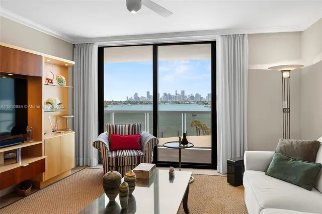 $1,215,000 | 9 Island Avenue, Unit 505, Miami Beach, FL 33139