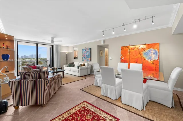 $1,215,000 | 9 Island Avenue, Unit 505, Miami Beach, FL 33139