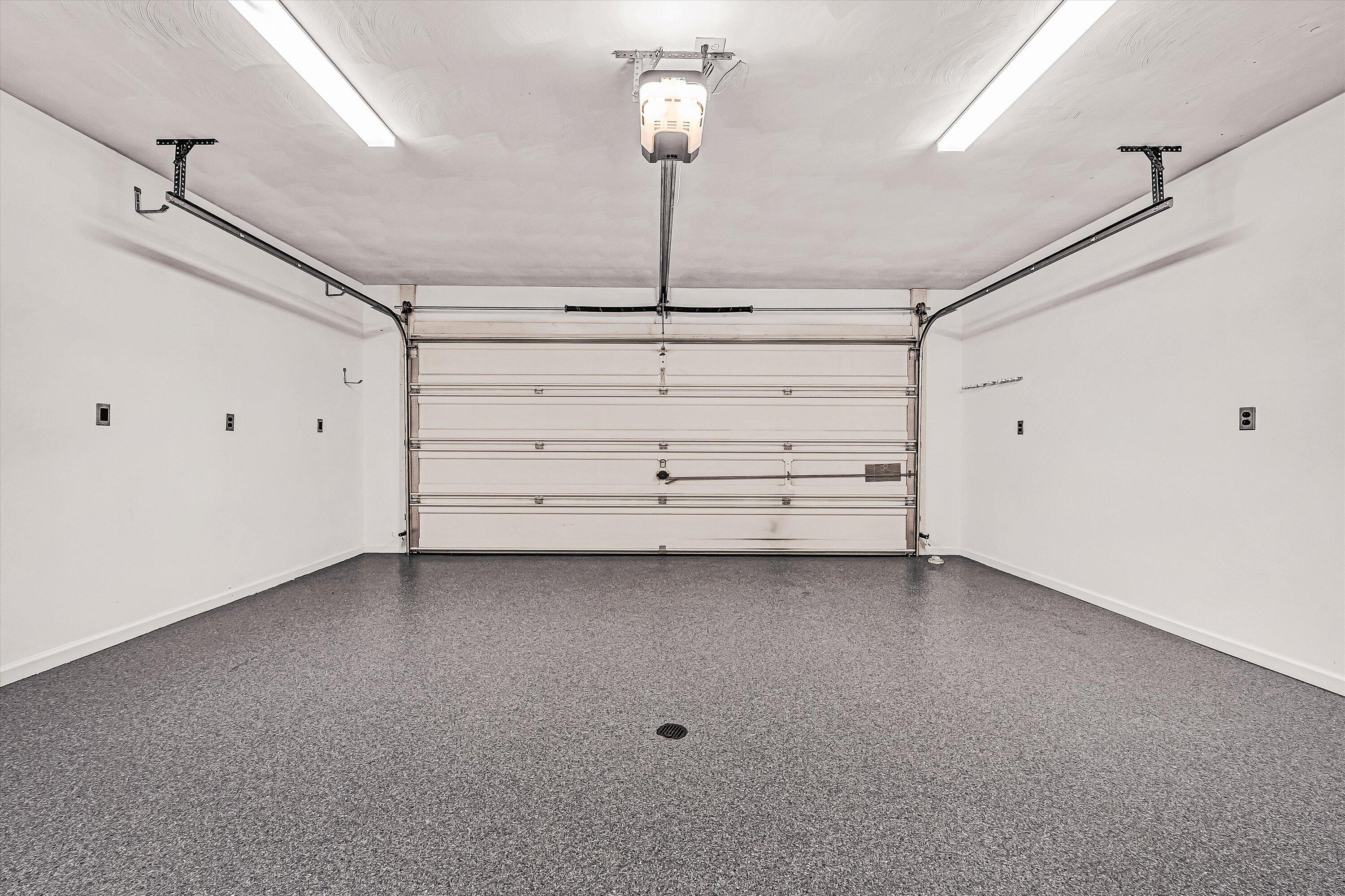 4530 Colonial Pl Drive Roanoke, VA 24018 - Photo 36 of 38 Garage / Epoxy Floor