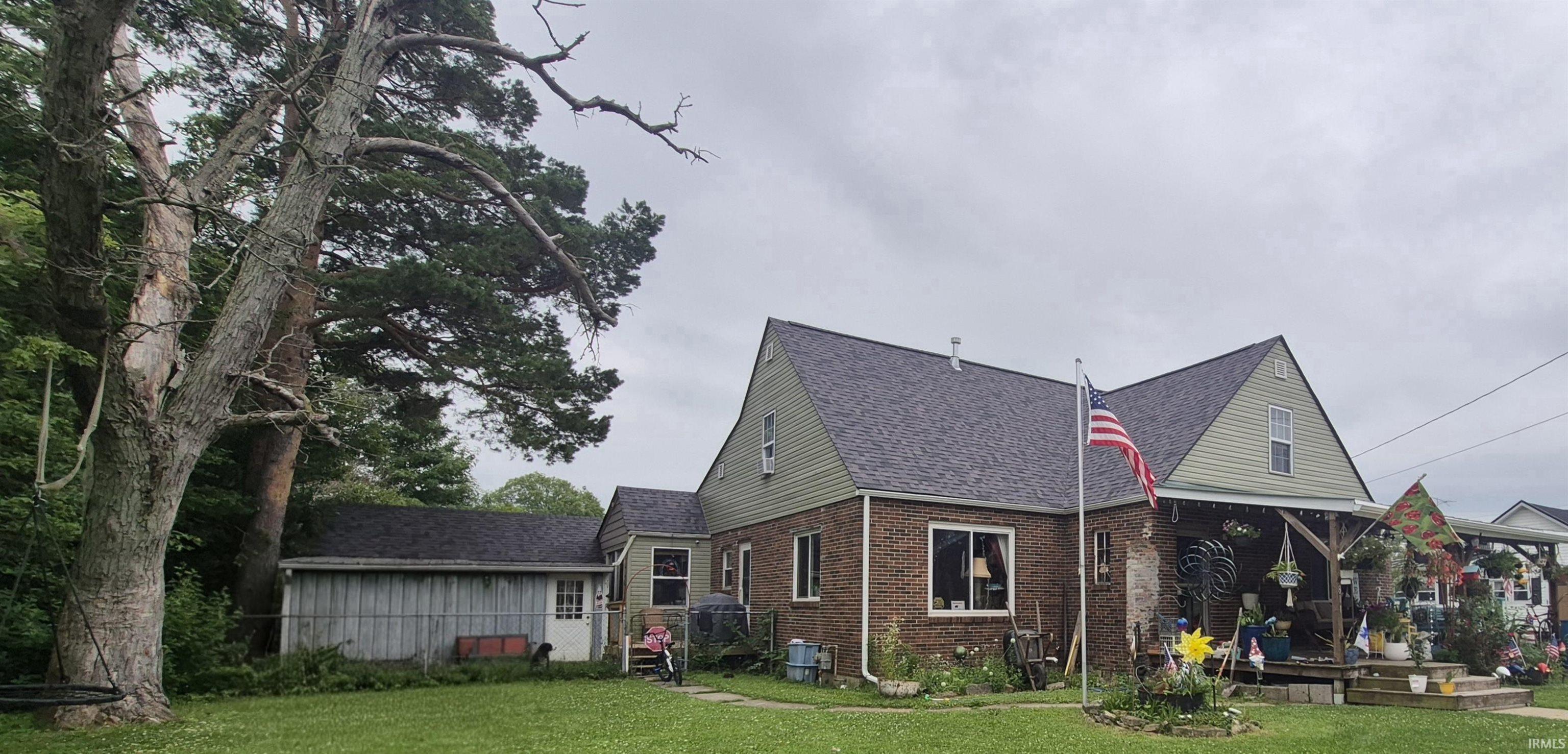 811 South Main Street Dunkirk, IN 47336 - Photo 2 of 35