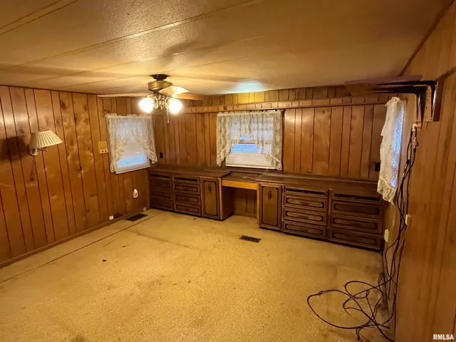 $29,900 | 1000 Dover Street, Centralia, IL 62801