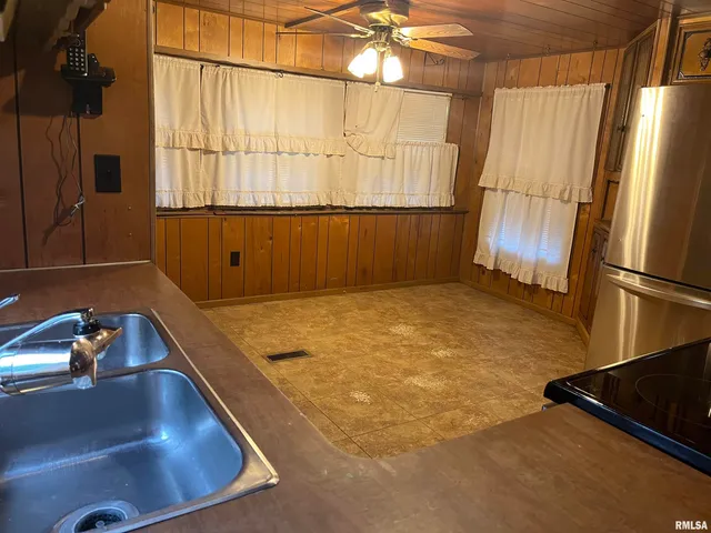 $29,900 | 1000 Dover Street, Centralia, IL 62801