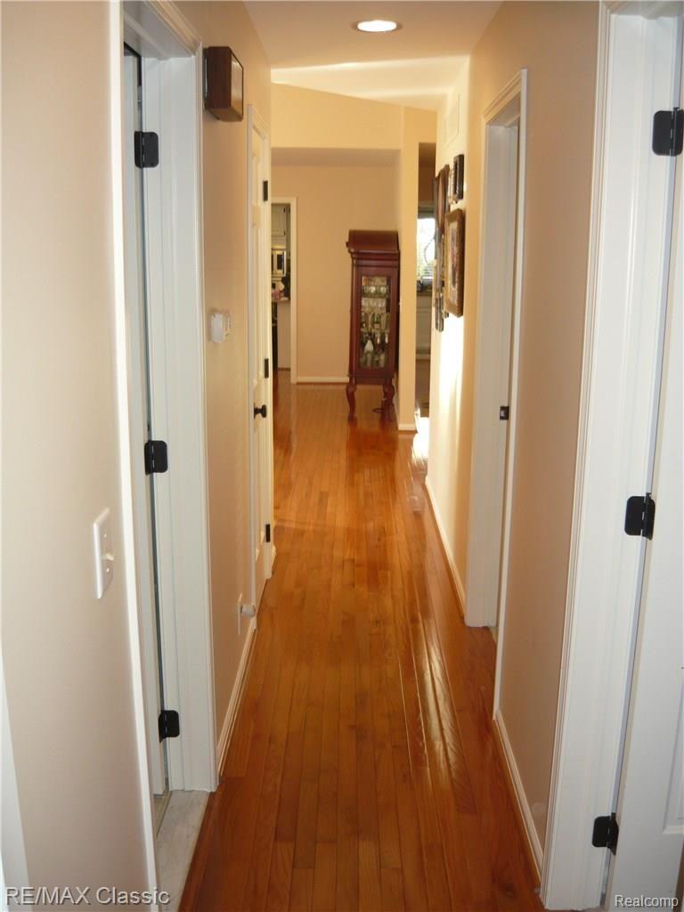 850 Augusta Drive Rochester, MI 48309 - Photo 16 of 36 Main hall.JPG