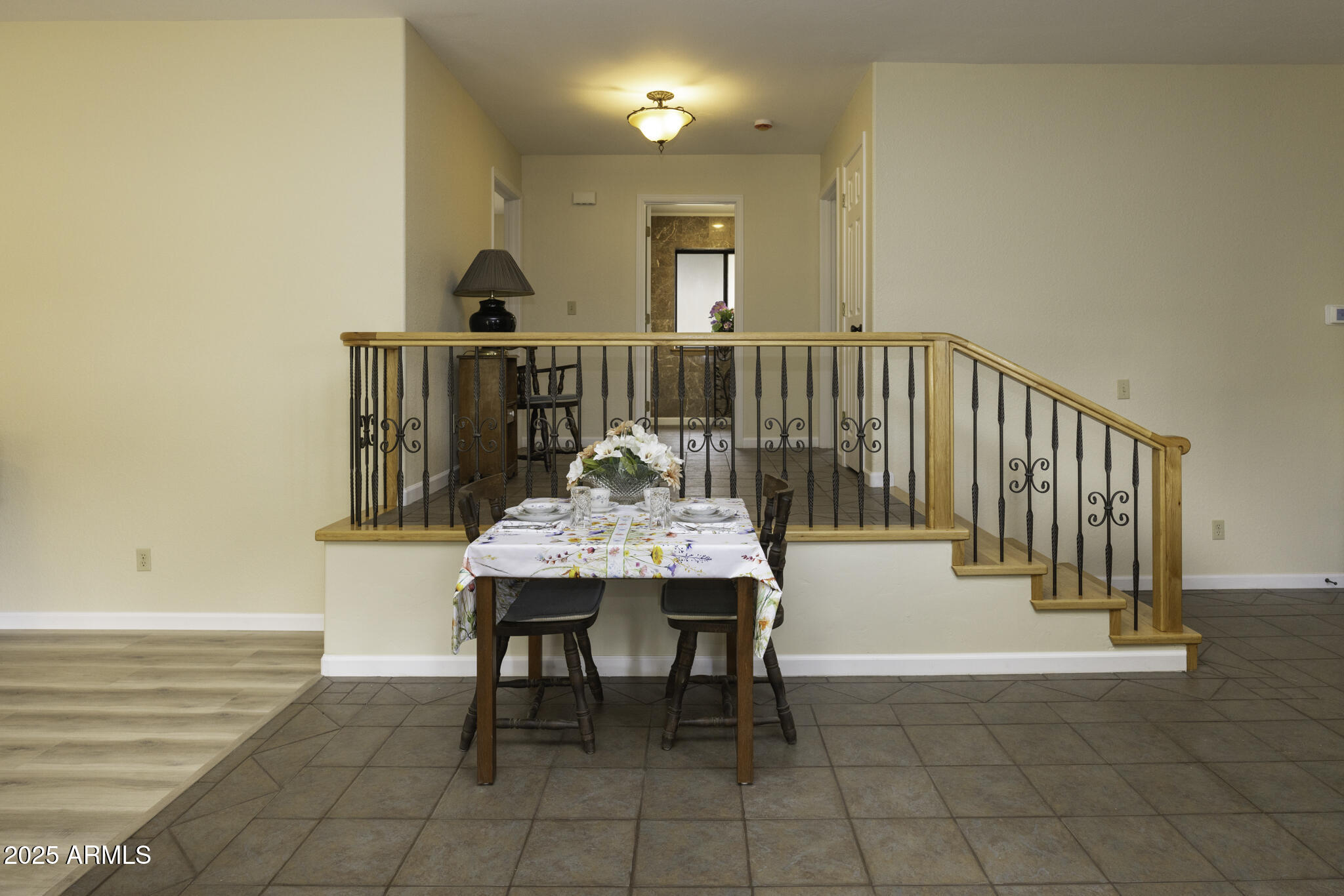 18168 Spoon Road Peeples Valley, AZ 86332 - Photo 5 of 32 a view of a hallway with seating area