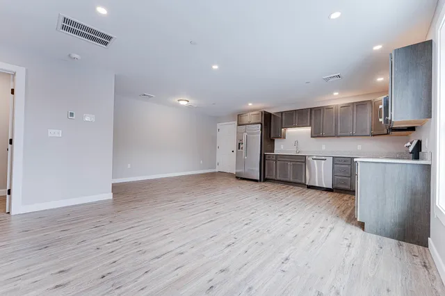 $2,800 | 3 Strafford Road, Unit 1, Rochester, NH 03867