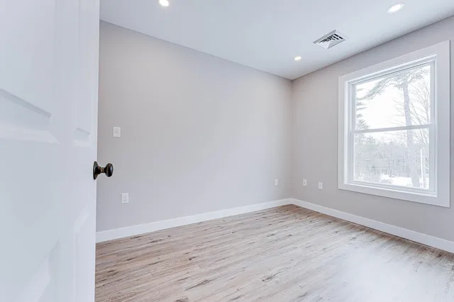 $2,800 | 3 Strafford Road, Unit 1, Rochester, NH 03867