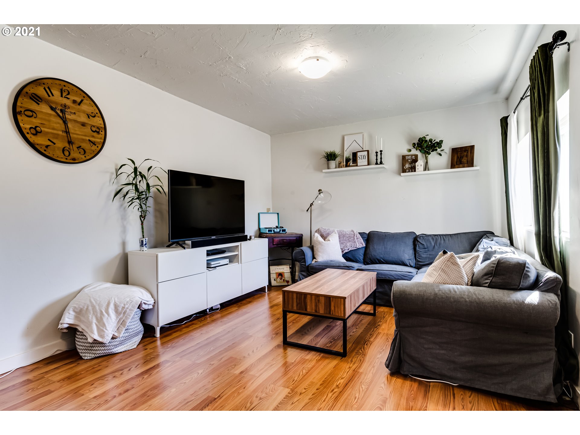 151 West I Street Springfield, OR 97477 - Photo 2 of 12
