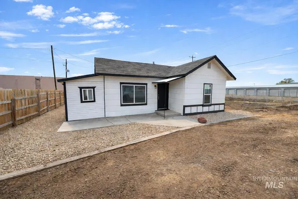 $269,900 | 2 East Bates Avenue, Parma, ID 83660