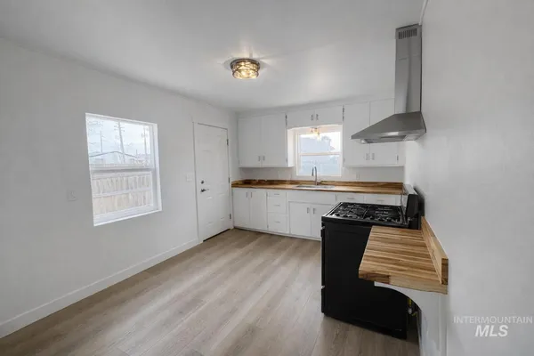 $267,400 | 2 East Bates Avenue, Parma, ID 83660