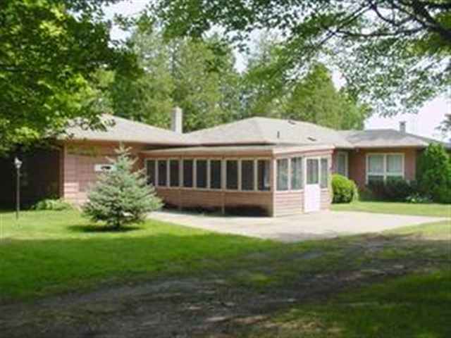 5015 Lakeshore Road Lexington, MI 48450 - Photo 2 of 16 31067473-1.JPG