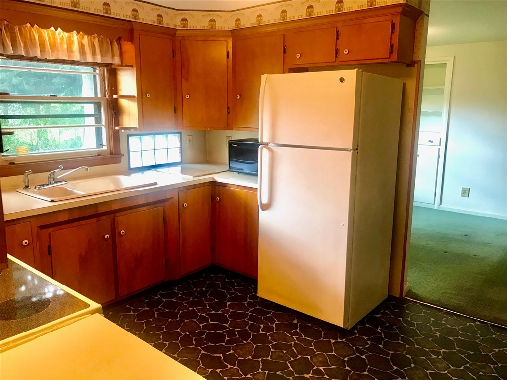 158 Alexander McGregor Road Pawtucket, RI 02861 - Photo 11 of 21 Gallery Image 11
