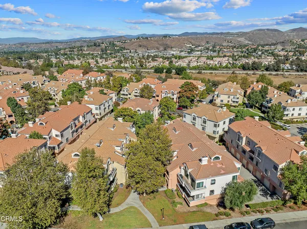 $469,000 | 18106 Erik Court, Unit 574, Santa Clarita, CA 91387