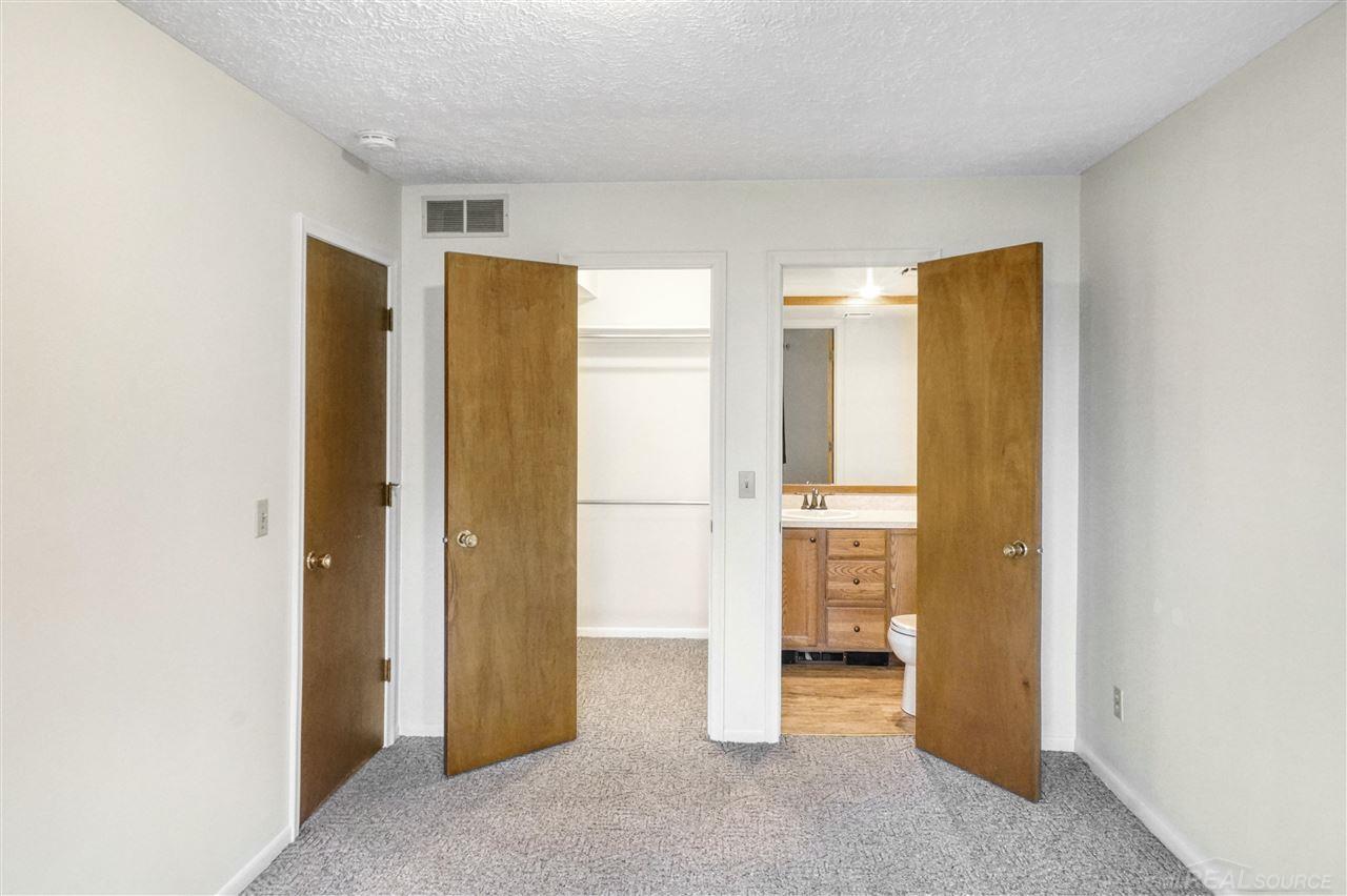 215 East Jolly Road, Unit G11 Lansing, MI 48910 - Photo 17 of 38