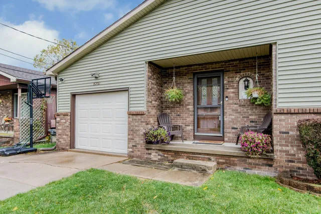 $195,000 | 5751 Joshua Street, Lansing, MI 48911