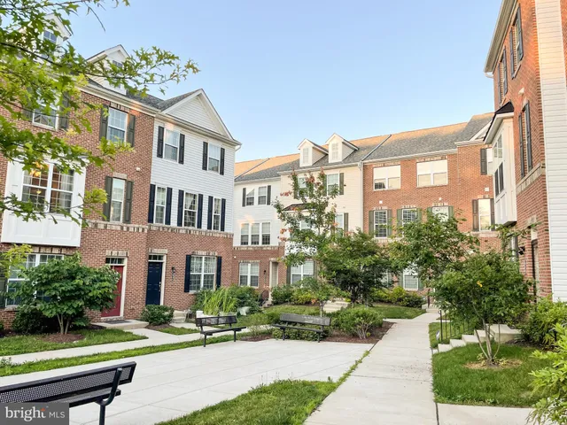 $3,250 | 3541 Woodlake Drive, Unit 13, Silver Spring, MD 20904
