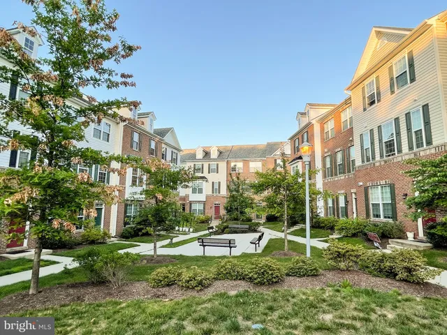 $3,250 | 3541 Woodlake Drive, Unit 13, Silver Spring, MD 20904