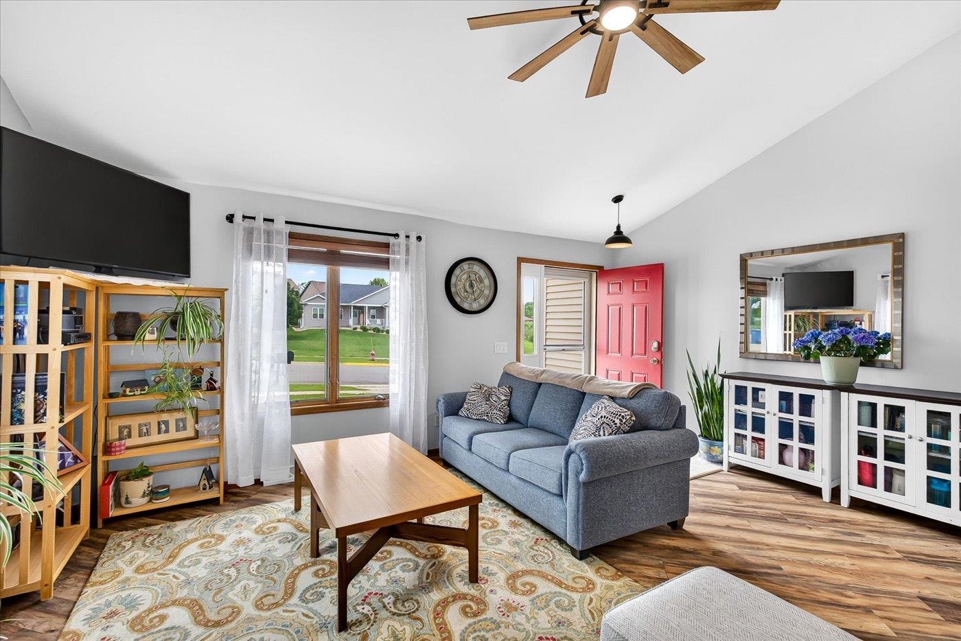 209 West Gonstead Road Mount Horeb, WI 53572 - Photo 4 of 29