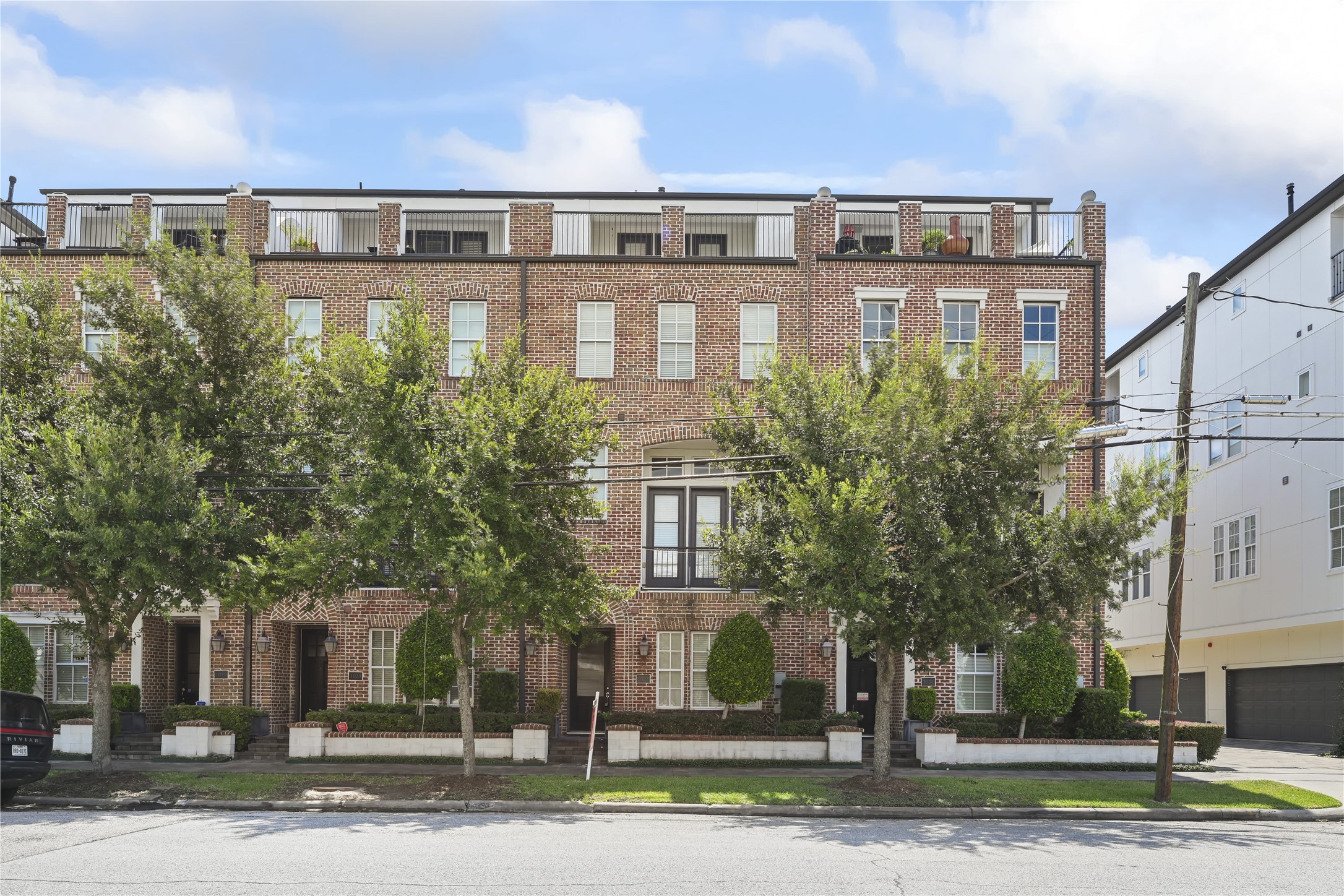 1027 St Charles Street Houston, TX 77003 - Photo 1 of 23 a front view of a building