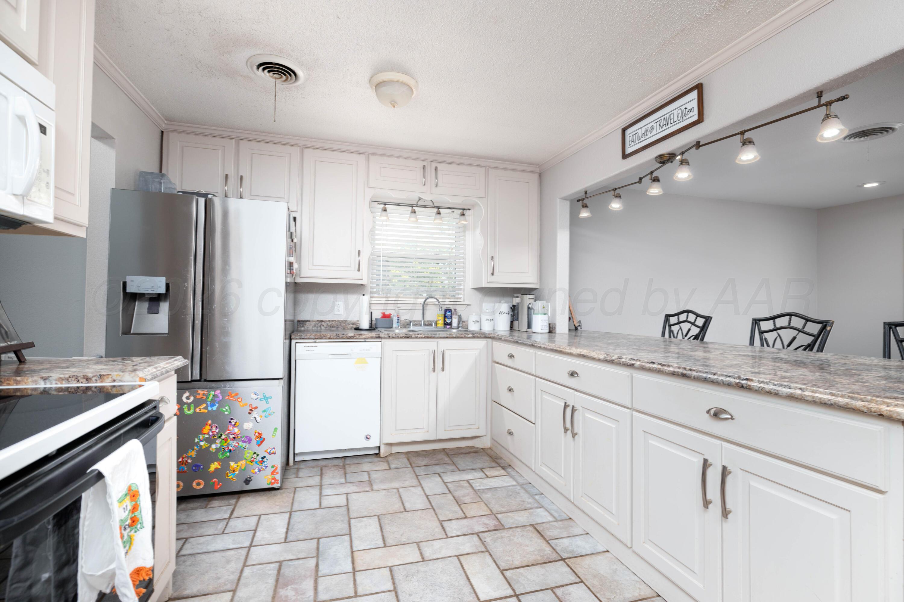 7003 Euclid Street Amarillo, TX 79110 - Photo 12 of 23 Kitchen
