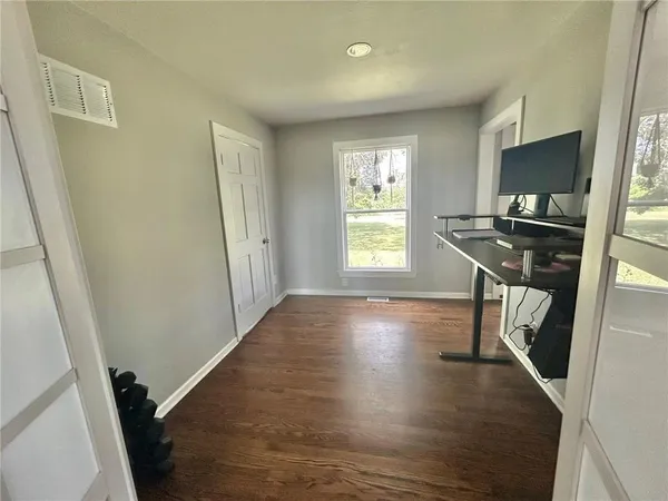 $475,000 | 27809 Highway 7, Harrisonville, MO 64701