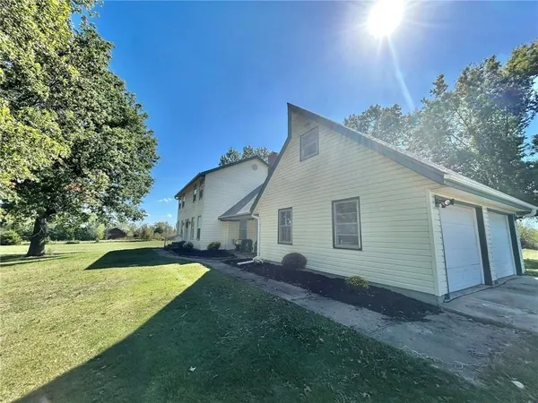 $475,000 | 27809 Highway 7, Harrisonville, MO 64701