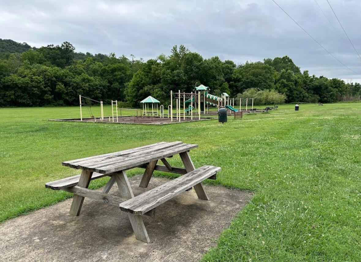 900 Mountain Creek Road, Unit 445 Chattanooga, TN 37405 - Photo 13 of 15 Playground