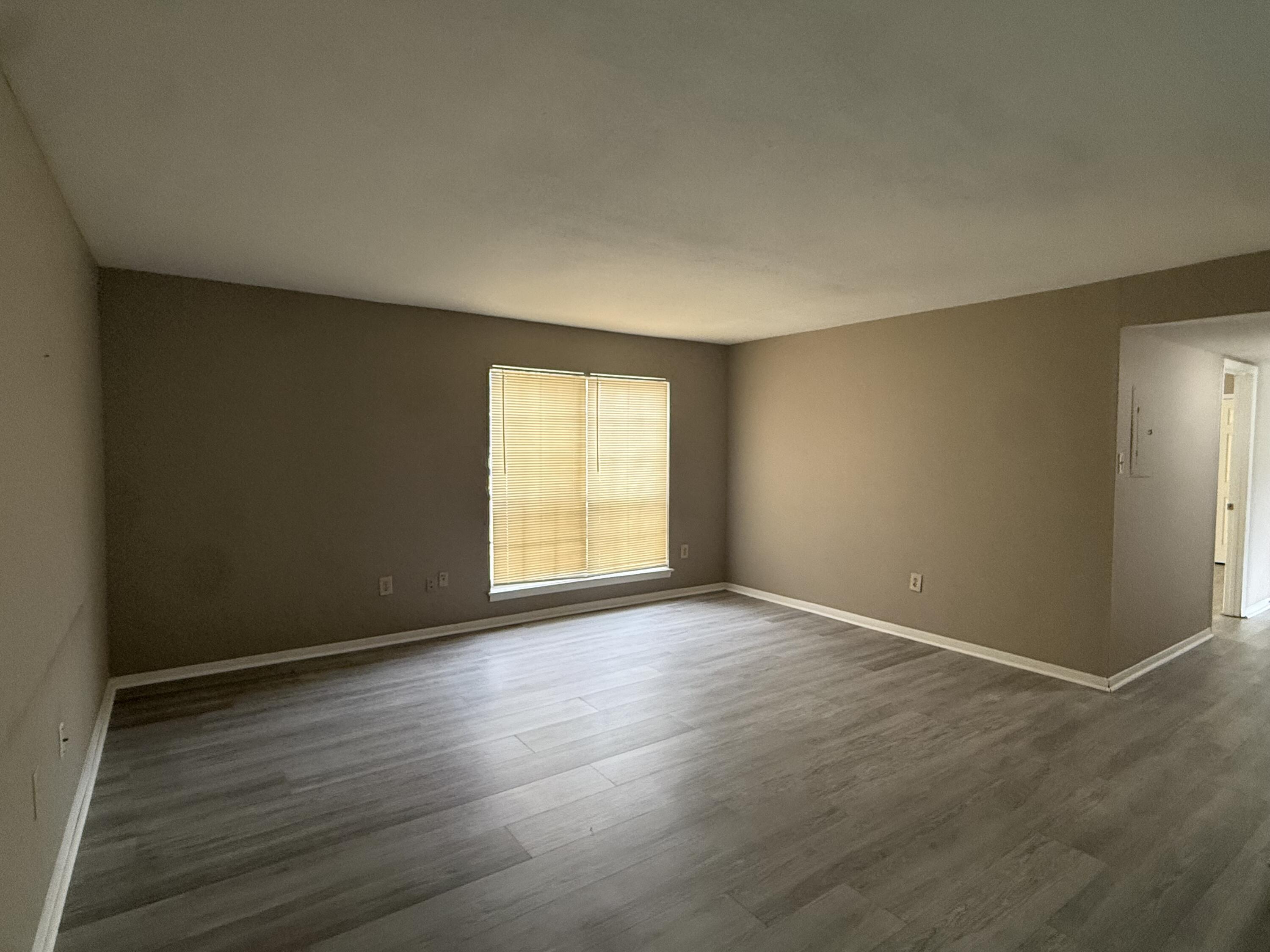 900 Mountain Creek Road, Unit 445 Chattanooga, TN 37405 - Photo 3 of 15 IMG_6356