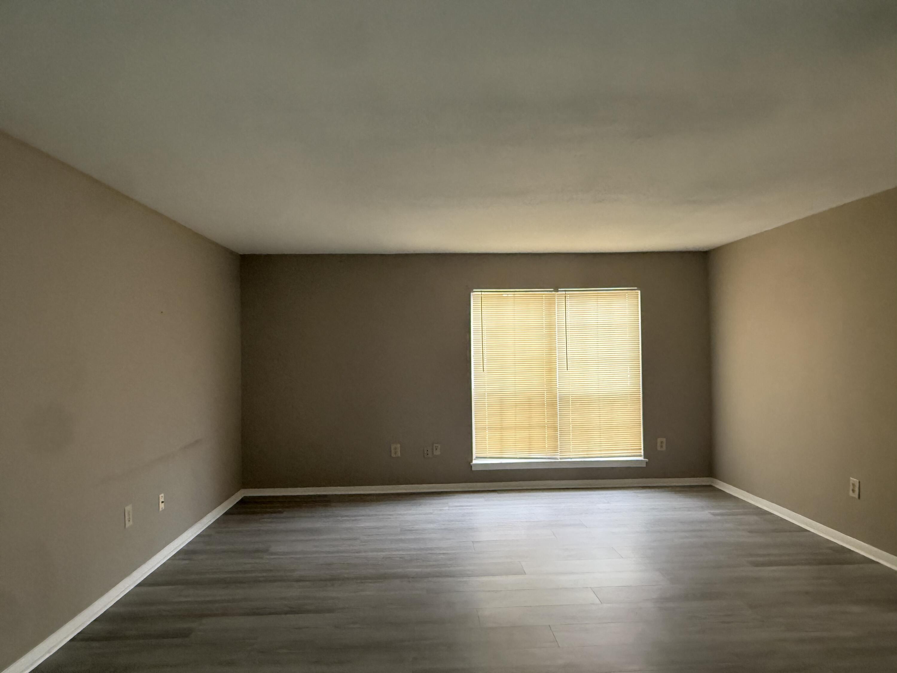 900 Mountain Creek Road, Unit 445 Chattanooga, TN 37405 - Photo 4 of 15 IMG_6358