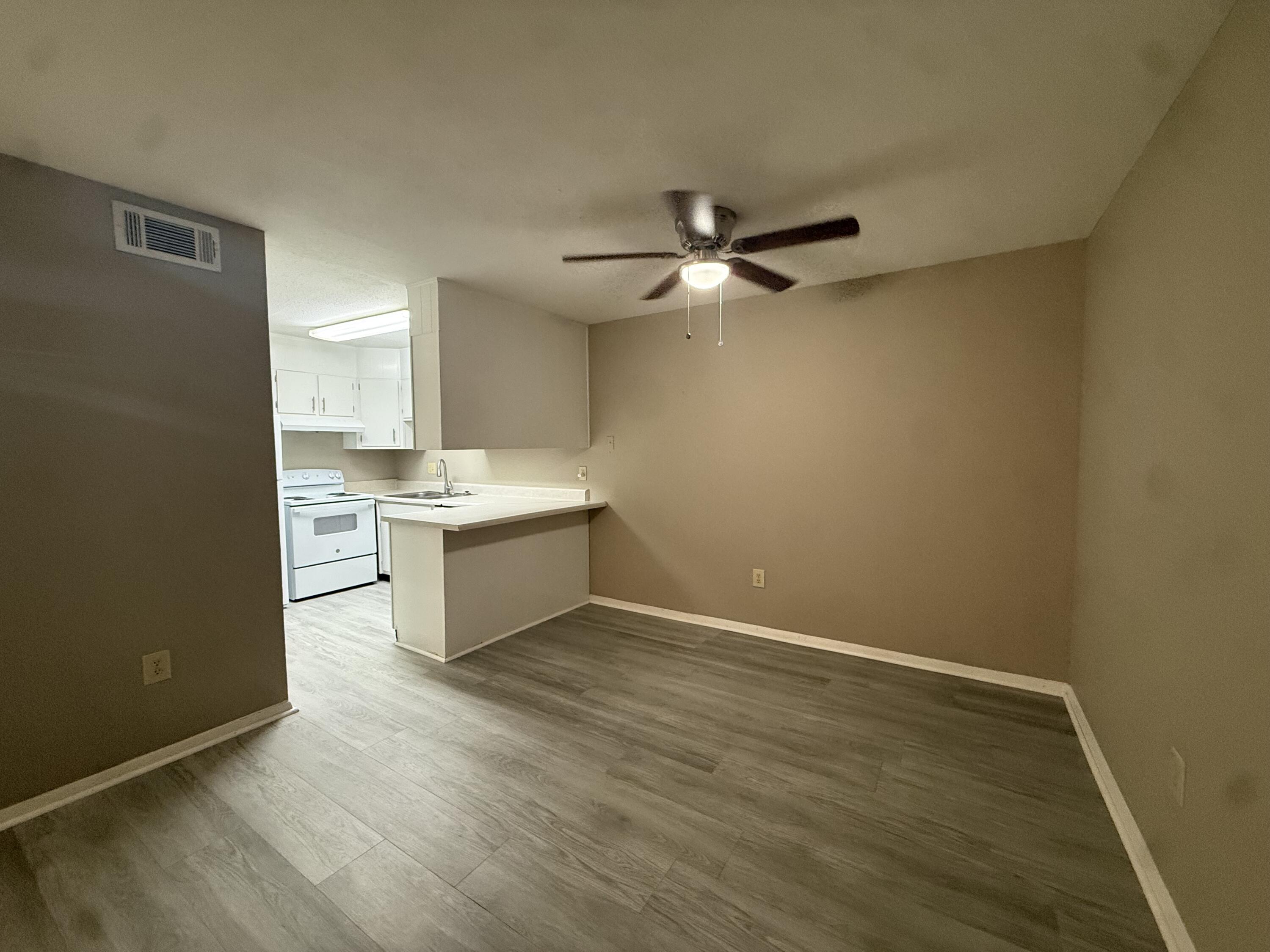 900 Mountain Creek Road, Unit 445 Chattanooga, TN 37405 - Photo 5 of 15 IMG_6363