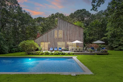 $2,880,000 | 67 Scrimshaw Lane, Amagansett, NY 11930