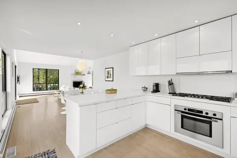 $2,880,000 | 67 Scrimshaw Lane, Amagansett, NY 11930