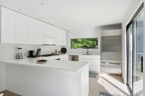 $2,880,000 | 67 Scrimshaw Lane, Amagansett, NY 11930