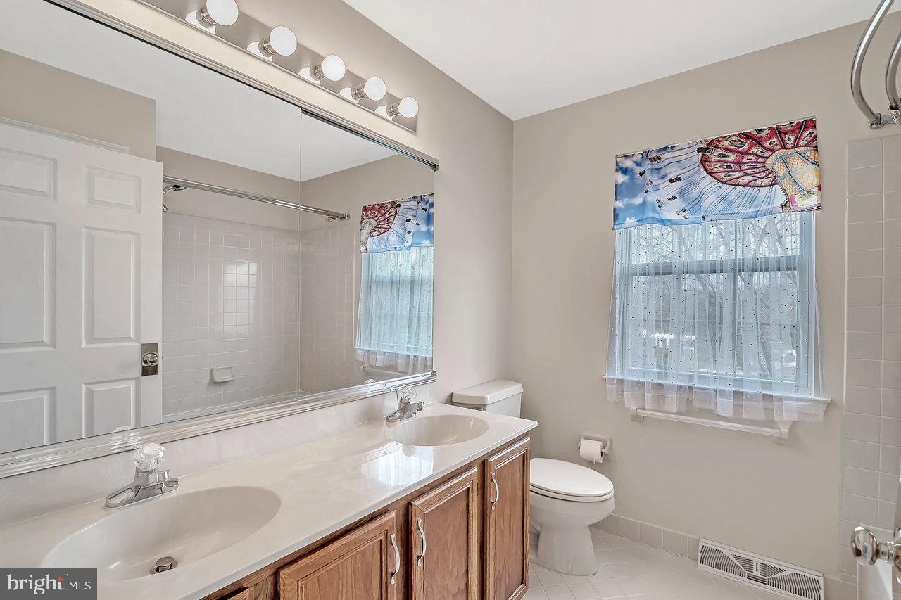 6 Green Court Columbus, NJ 08022 - Photo 26 of 51