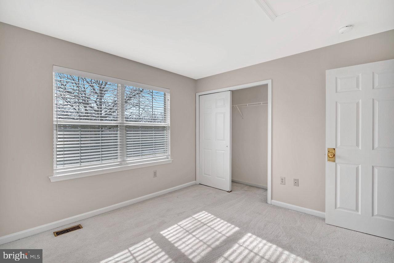 6 Green Court Columbus, NJ 08022 - Photo 30 of 51