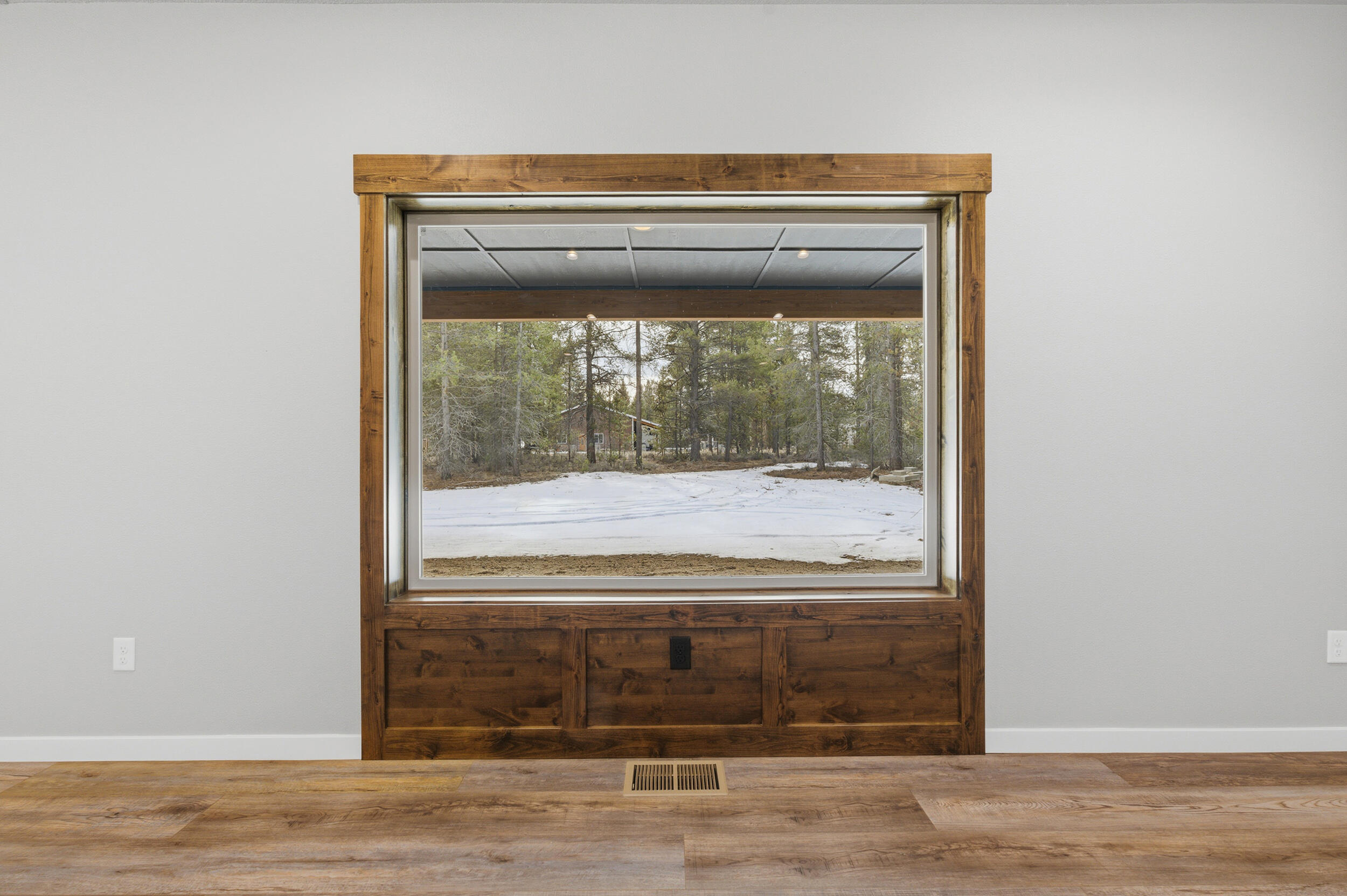 16083 Dyke Road, Unit 9 La Pine, OR 97739 - Photo 16 of 53 a view of a livingroom from a window