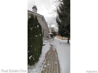 22601 Deerfield Road Novi, MI 48375 - Photo 21 of 23 Side